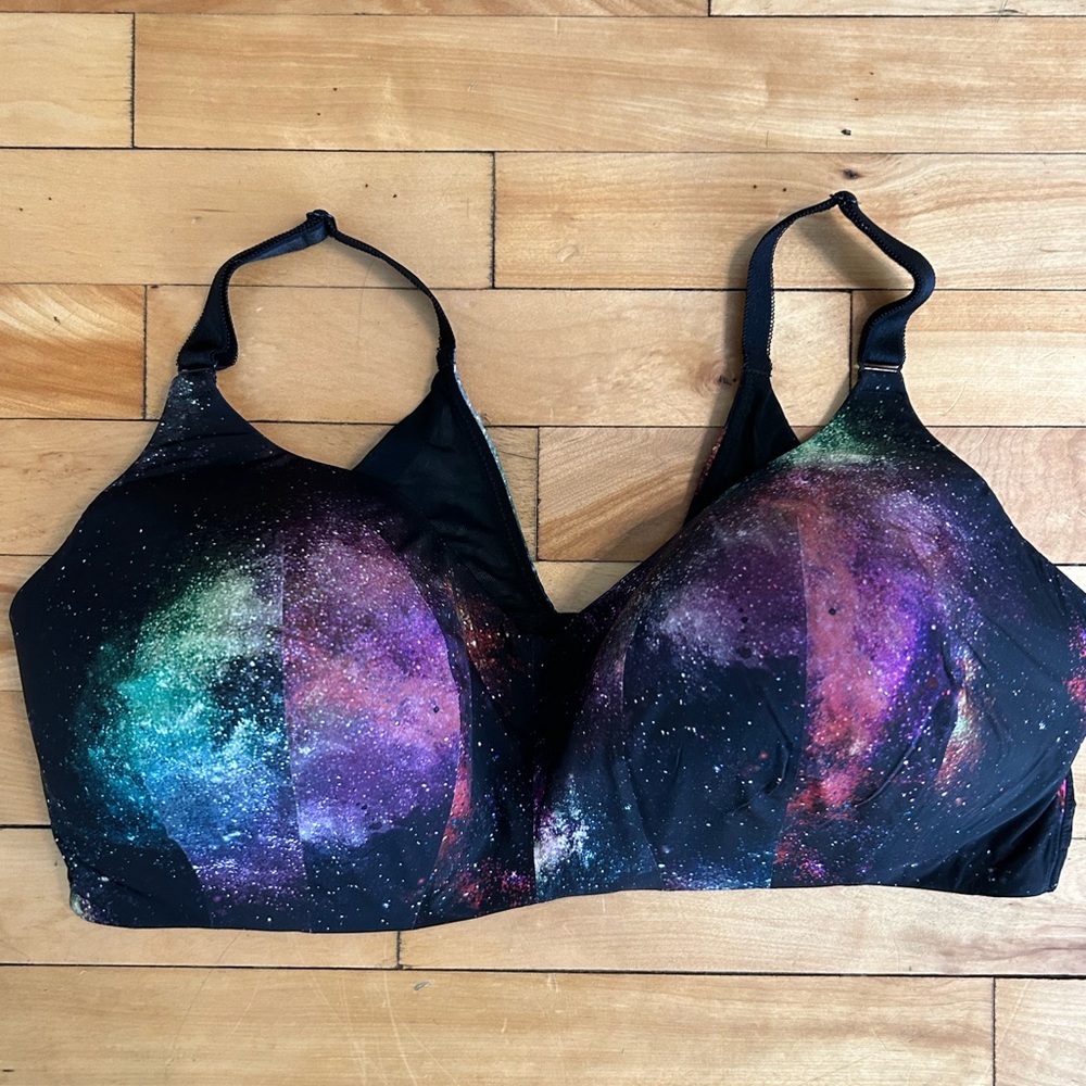 Torrid Curves Galaxy bra 42DD black pink blue starry constellations